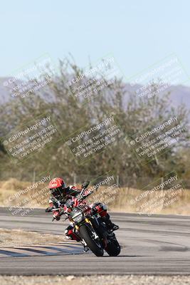 media/Dec-01-2025-Moto Forza (Mon) [[2daa91e15f]]/3-Beginner Group/Session 3 (Turn 3)/